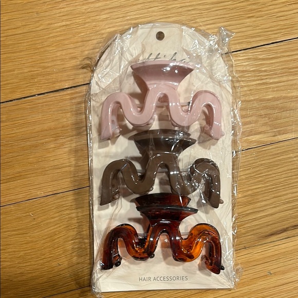 Set of 4 Hair Claw Clips - Pink, Brown, Amber - Picture 1 of 2